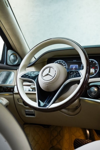 Mercedes Benz Maybach s400