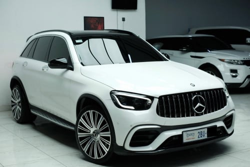 MERCEDES GLC300 AMG