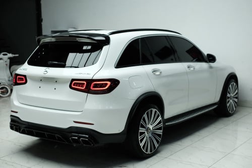 MERCEDES GLC300 AMG