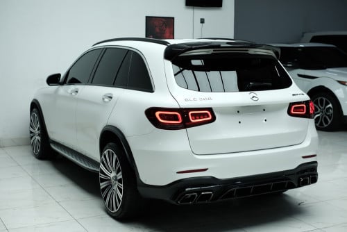 MERCEDES GLC300 AMG