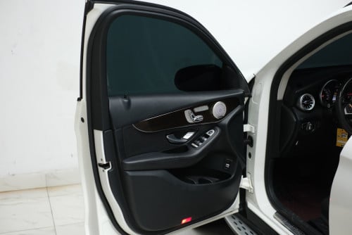 MERCEDES GLC300 AMG