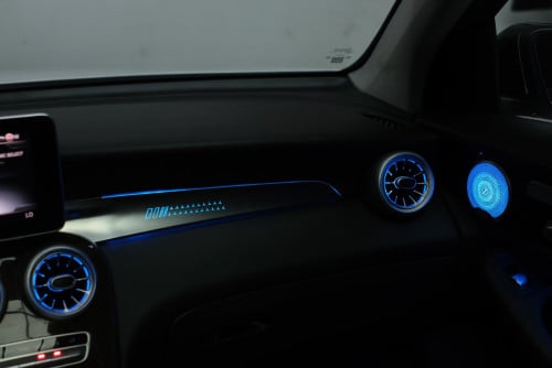 MERCEDES GLC300 AMG