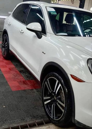 Porche Cayenne ឆ្នាំ2013 ពណ៌សស៊ីន ម៉ាស៊ីនម៉ាស៊ូតស៊ីន ឡានស្អាតសាច់ដែកខ្ចី មានពន្ធ លក់ធូៗ 12900 $