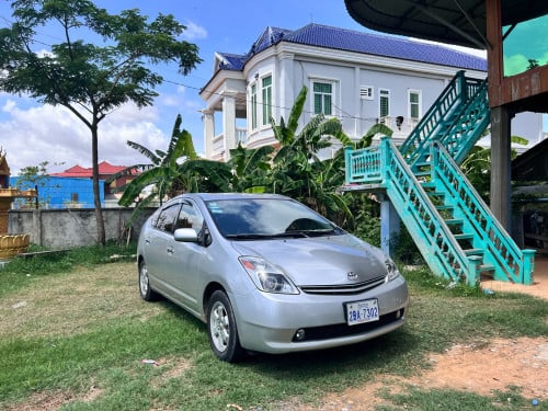 Prius 2004 full option ទ្បានថ្មី អាគុយ Hybrid 🌿ABS អេម👍