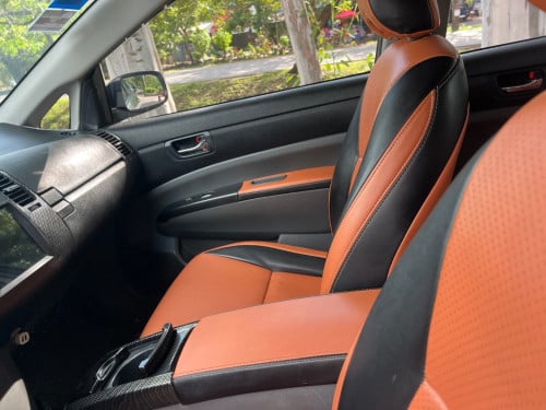 Pruis 2006 HF នៅអេមណាស់