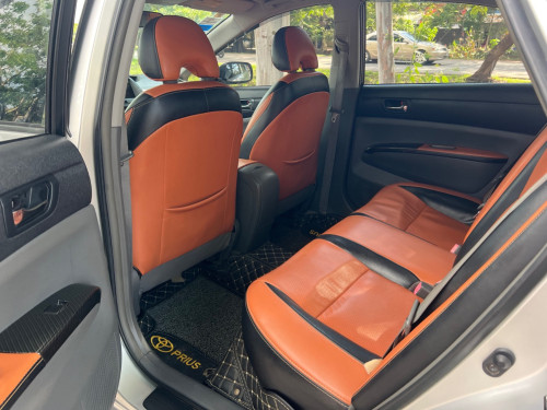 Pruis 2006 HF នៅអេមណាស់