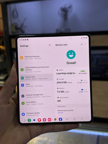 Samsung Z fold 4