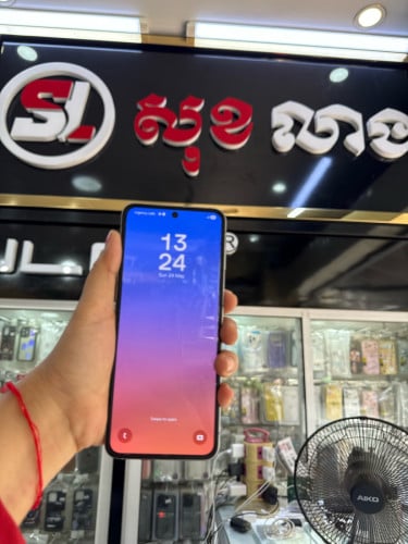 Samsung Zflip6 5g(12g+256g)99%ក្រុមហ៊ុន