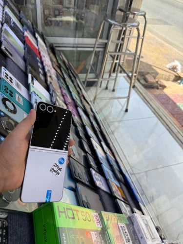 Samsung Zflip6 5g(12g+256g)99%ក្រុមហ៊ុន