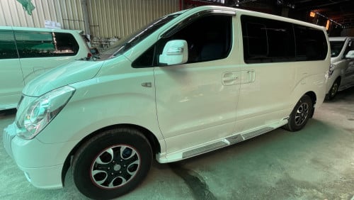Starex CVX 2010
