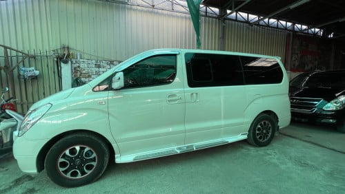 Starex CVX 2010