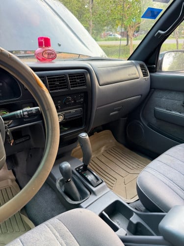 Tacoma 1997 កាប់ពីតាស់/ ម៉ាស៊ូត