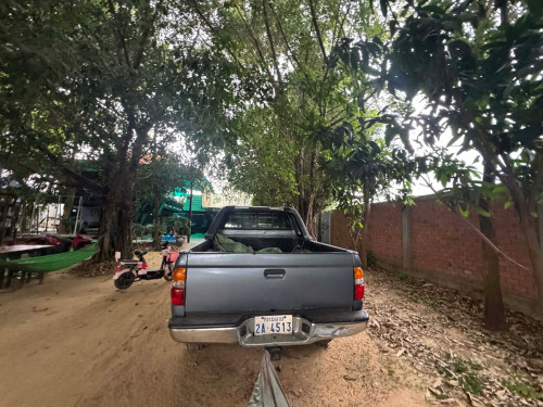 Tacoma 1997 កាប់ពីតាស់/ ម៉ាស៊ូត