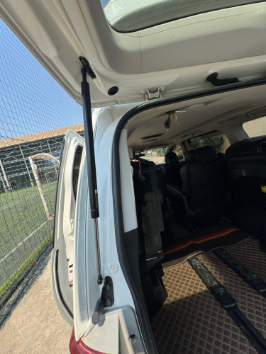 Toyota alphard 2010