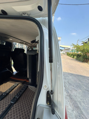 Toyota alphard 2010