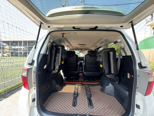 Toyota alphard 2010