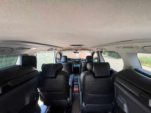 Toyota alphard 2010