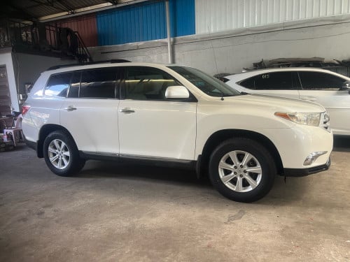 Toyota Highlander V4 2,7 L