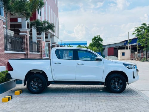 Toyota Hilux Revo 2022