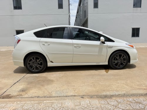 Toyota Prius persona plus performance 2013