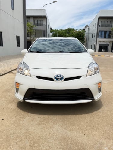 Toyota Prius persona plus performance 2013