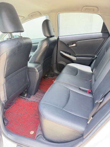 Toyota Prius persona plus performance 2013