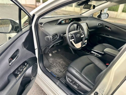 Toyota Prius Prime 2017 full Premium​ ខាងក្នុងខ្មៅ​ ពូកស្បែកសុីន កៅអុីចុច អត់ច្រេះ ប្រើនៅTexas