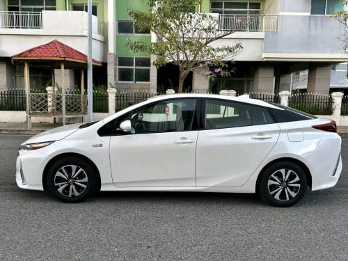 Toyota Prius Prime 2017 full Premium​ ខាងក្នុងខ្មៅ​ ពូកស្បែកសុីន កៅអុីចុច អត់ច្រេះ ប្រើនៅTexas