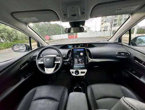 Toyota Prius Prime 2017 full Premium​ ខាងក្នុងខ្មៅ​ ពូកស្បែកសុីន កៅអុីចុច អត់ច្រេះ ប្រើនៅTexas