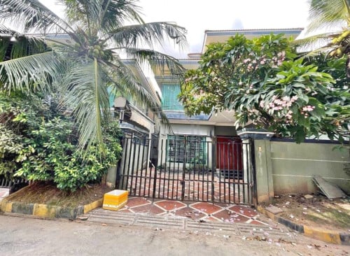 Twin Villa 3 Bedrooms for RENT near CHIP MONG Mall 271_Boeng Tompoun