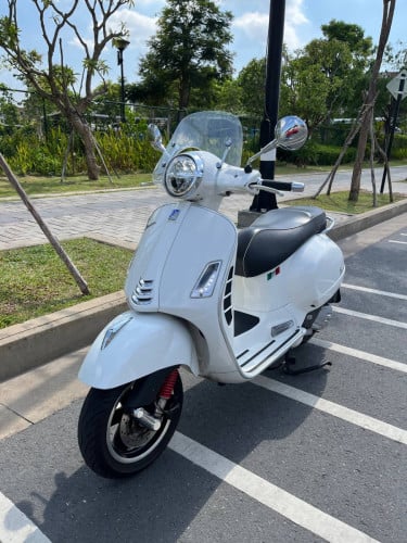 Vespa GTS 150cc / Year 2022