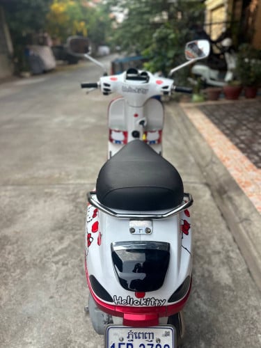 Vespa s125cc មានពន្ធត្រឹមត្រូវ