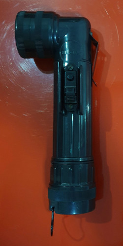 Water-resistant camping torch light/flash light with different colourfilters, L-shape rugged