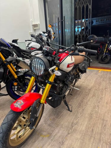 Yamaha xsr 155 2023 19000គី ឡូពន្ធពេញឆ្នាំមានគ្រឿងលេងហើយអត់ដែលបុកប៉ះសុីនមួយជុំតិចគីទ្បូ