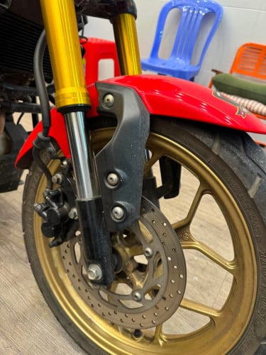 Yamaha xsr 155 2023 19000គី ឡូពន្ធពេញឆ្នាំមានគ្រឿងលេងហើយអត់ដែលបុកប៉ះសុីនមួយជុំតិចគីទ្បូ