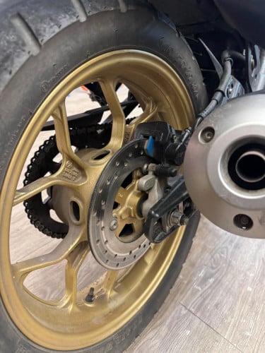 Yamaha xsr 155 2023 19000គី ឡូពន្ធពេញឆ្នាំមានគ្រឿងលេងហើយអត់ដែលបុកប៉ះសុីនមួយជុំតិចគីទ្បូ