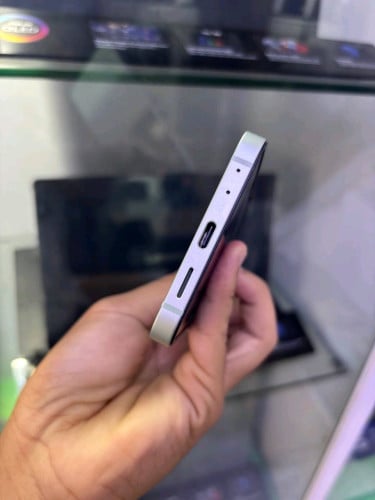 Zflip 6 12G 256G 99%Green​389$