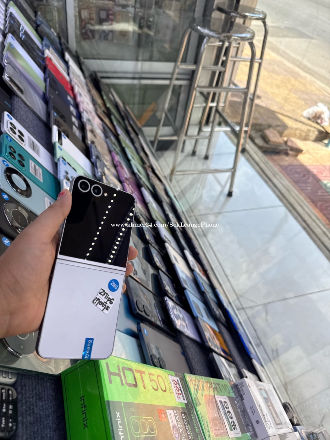 Samsung Zflip6 5g(12g+256g)99%ក្រុមហ៊ុន