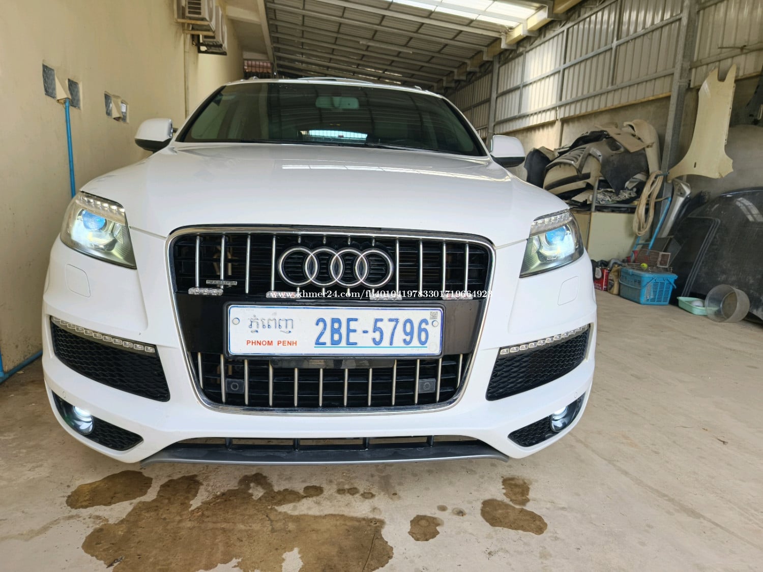Audi Q7 full options ម៉ាស៊ីនសាំង ឆ្នាំ 2011