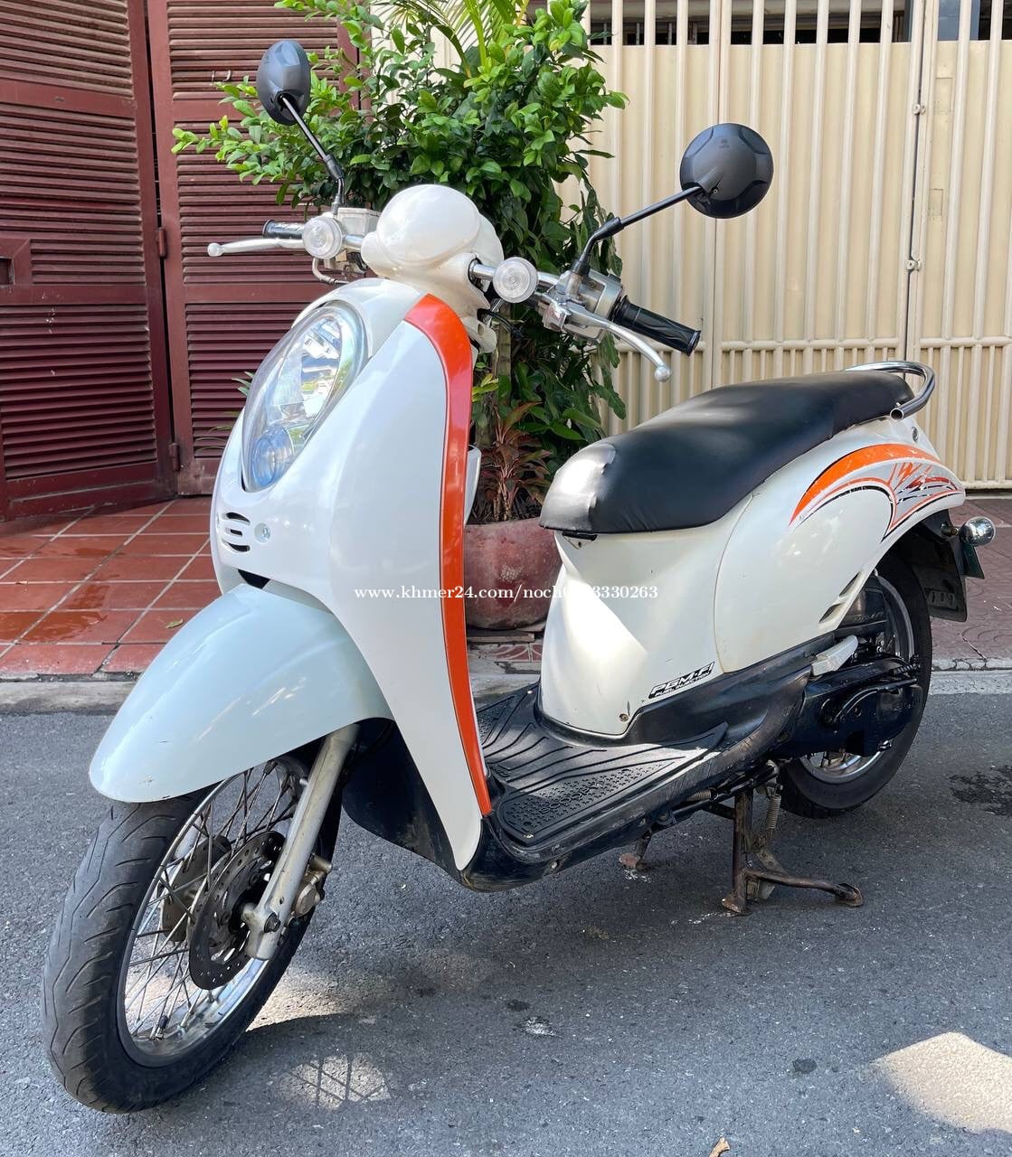 Honda PCX (110cc, year2012, 490$) have all documents