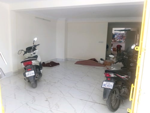 ផ្ទះជួល កែងផ្សារបឹងត្របែក