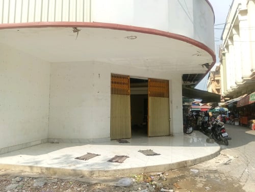 ផ្ទះជួល កែងផ្សារបឹងត្របែក