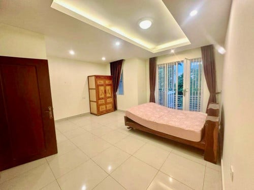 វិឡាសំរាបលក់បន្ទាន់ ក្នុងបុរីភ្នំពេញថ្មីផ្លូវទ្រុងមាន់ ជាប់ក្រសួងកិច្ចការនារី