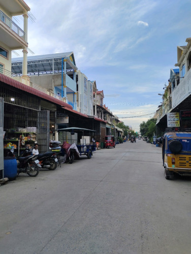 ផ្ទះលក់ពីរល្វែង