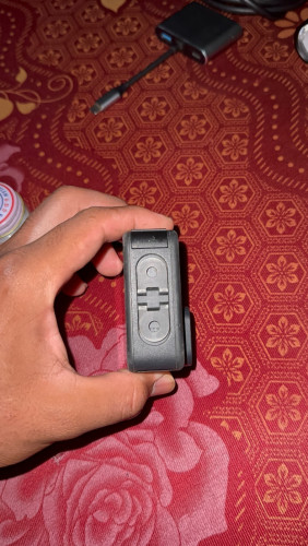 លក់អីវ៉ាន់ស្ទើរតួ