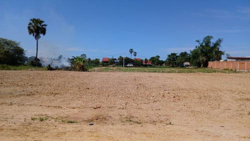 ដី នៅភូមិក្រសាំង សង្កាត់ជ្រាវ