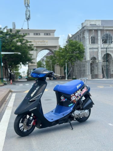 ម៉ូតូលក់ប្រញាប់លុយ មានគ្រឿងលេងខ្លះ