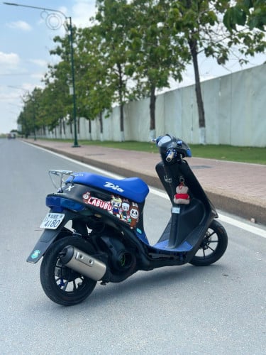 ម៉ូតូលក់ប្រញាប់លុយ មានគ្រឿងលេងខ្លះ
