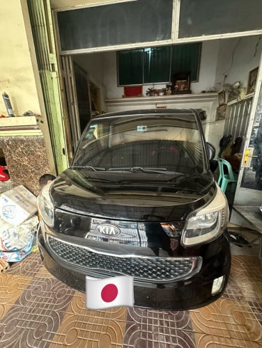 ឡានស្អាតអត់ច្រេះ​ បុក​ ប៉ះ