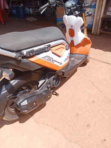 ម៉ូតូលក់ប្រញាប់លុយ